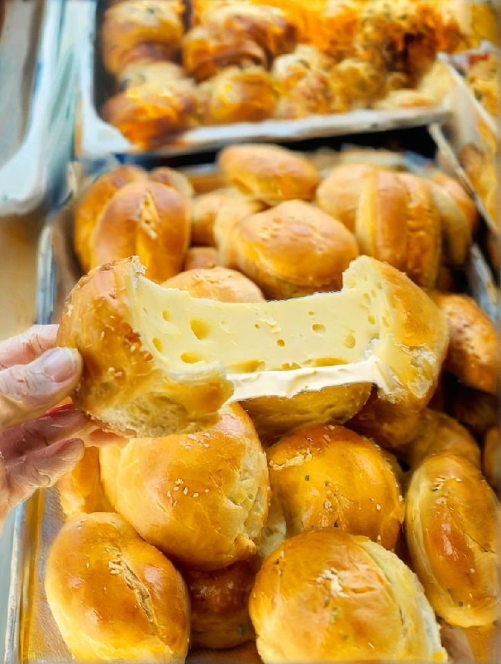 banh tieu pho mai keo soi